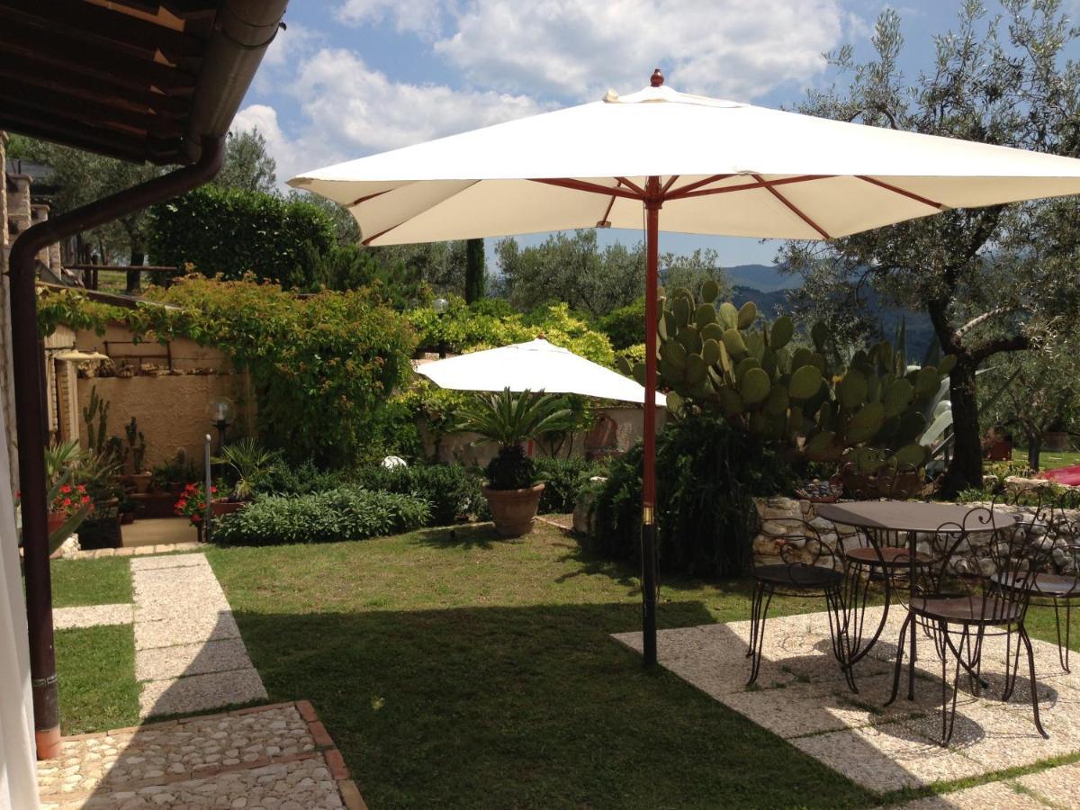 Agriturismo Collerisana سبوليتو المظهر الخارجي الصورة